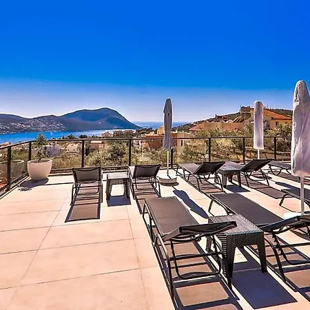 Villa In Sleeps 10 With Pool Air Con And Wifi *