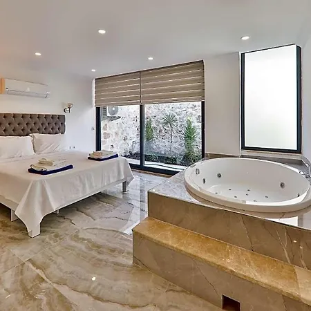 In Sleeps 10 With Pool Air Con And Wifi Villa Kalkan