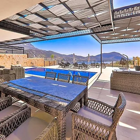 In Sleeps 10 With Pool Air Con And Wifi *